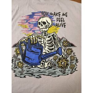 Circle clothing LavenderXL shortsleevedt-shirtwith "You make me feel alive" on t